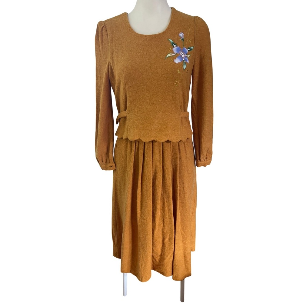 Vintage Tachi Mustard Yellow Scalloped Floral Applique Pleated Midi Dress Womens